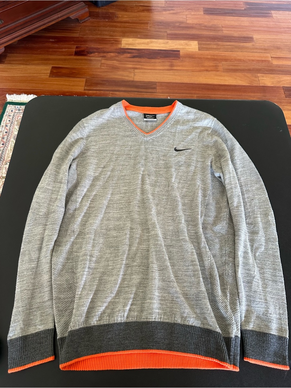 Nike Golf Tour Performance Men’s Gray V-Neck Sweater with Orange Trim Medium